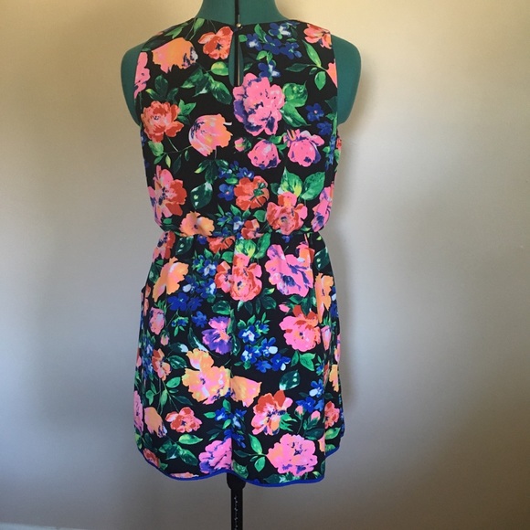Floral dress WITH POCKETS and neon flowers - Picture 3 of 3